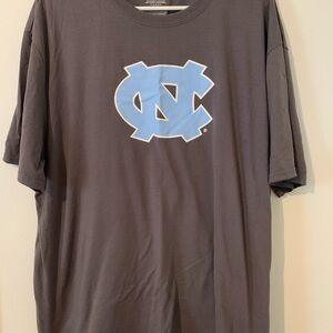 Gildan Charcoal Tee with UNC Tar Heels Graphic